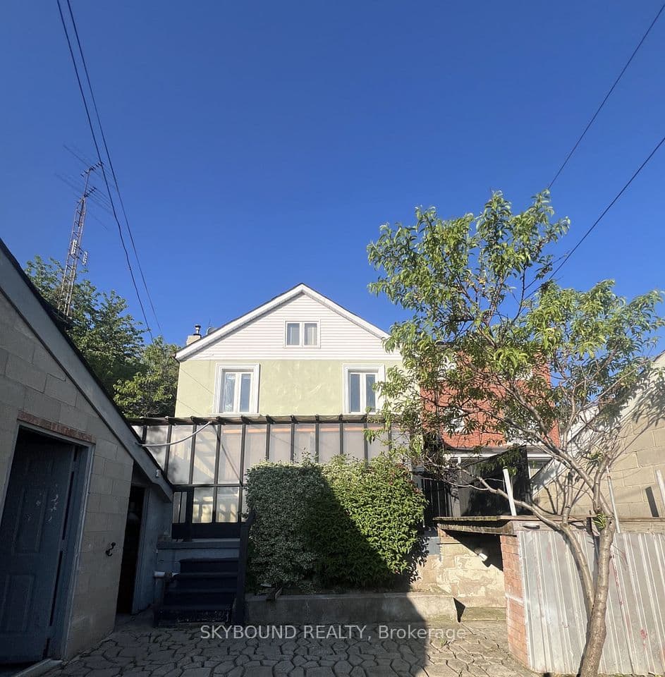 358 Silverthorn Avenue, Toronto, ON M6M 3G8 – photo 3