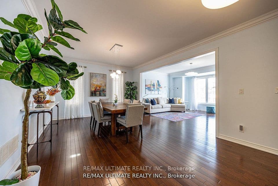 1160 Islington Avenue, Toronto, ON M8Z 4S7 – main photo