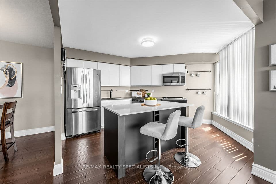 10 Laurelcrest Street 1006, Brampton, ON L6S 5Y3 – main photo