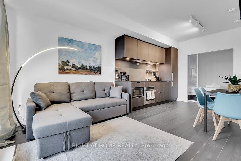 28 Ann Street 223, Mississauga, ON L5G 0E1 – photo 2