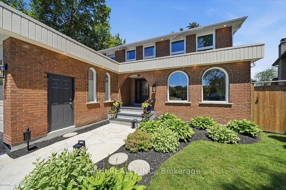 1141 Vicki Lane, Mississauga, ON L5C 2X9 – photo 2