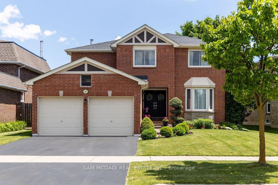 69 Parkside Drive, Brampton, ON L6Y 3A1 – main photo