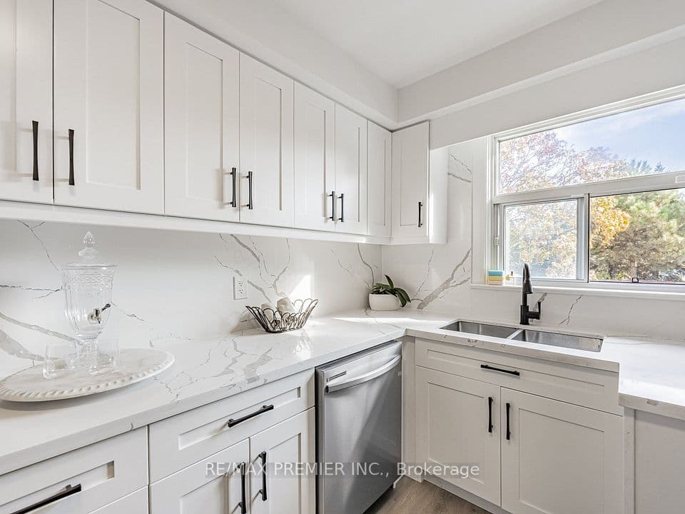 1368 Tansley Drive, Oakville, ON L6L 2N4 – photo 2