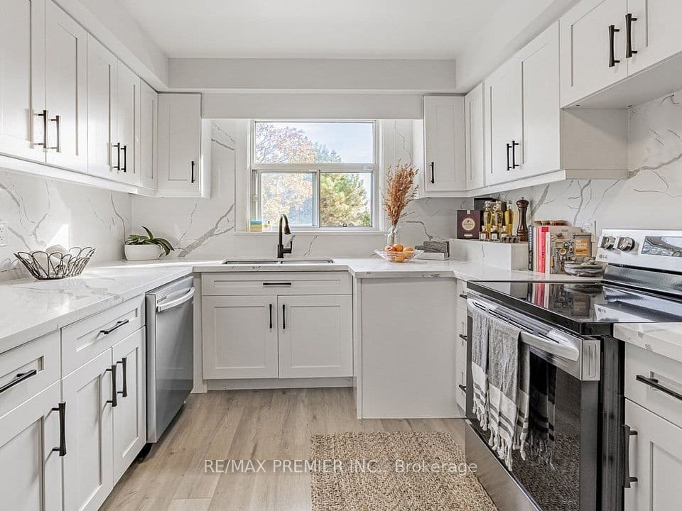 1368 Tansley Drive, Oakville, ON L6L 2N4 – main photo