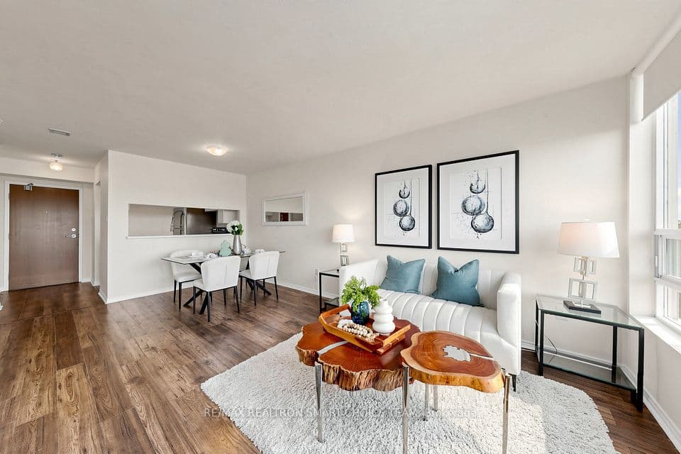 50 Kingsbridge Garden Circle 504, Mississauga, ON L5R 1Y2 – photo 2