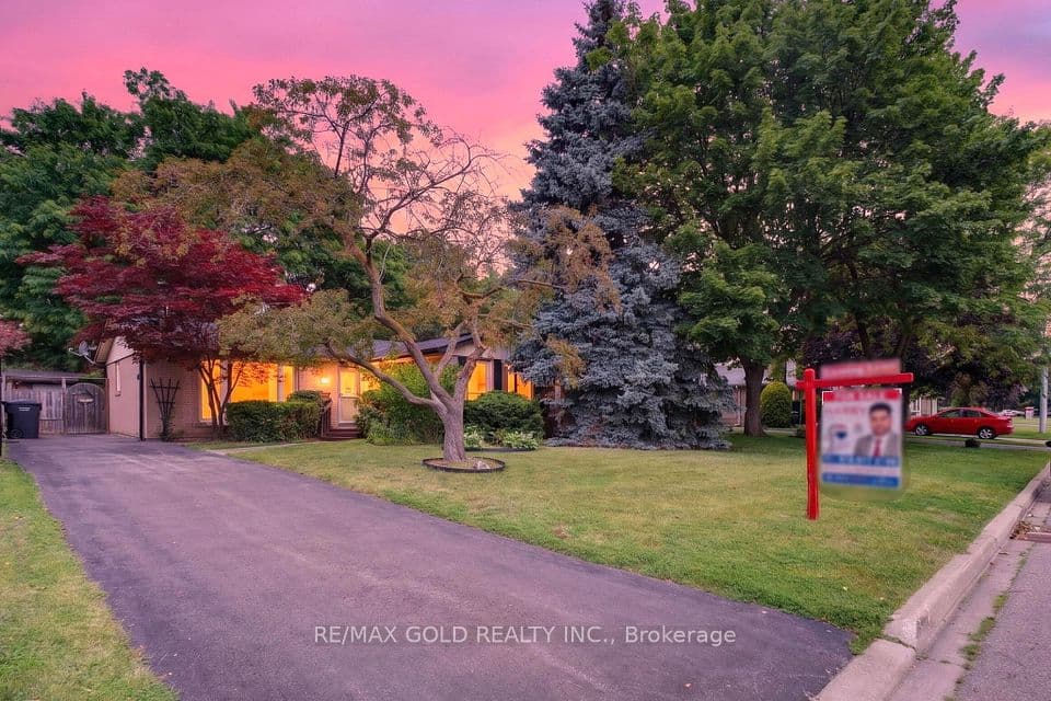 17 Duke Road, Brampton, ON L6T 3J9 – main photo