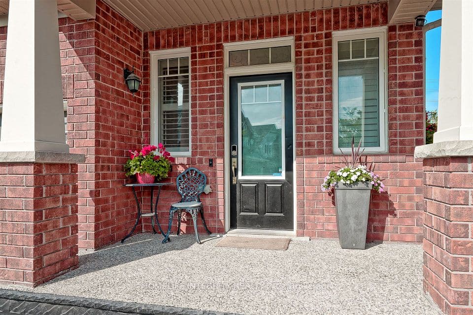 33 Klemscott Road, Brampton, ON L7A 0P5 – photo 2