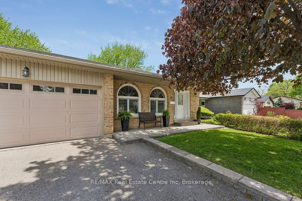 14 Massey Street, Brampton, ON L6S 2W1 – photo 2