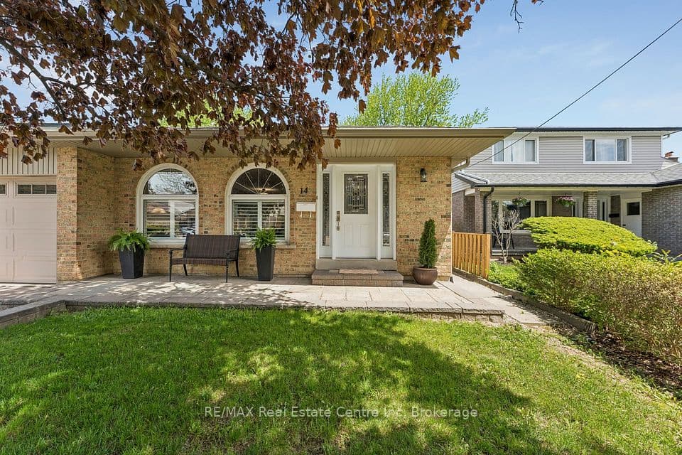 14 Massey Street, Brampton, ON L6S 2W1 – photo 3
