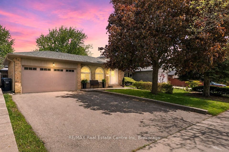 14 Massey Street, Brampton, ON L6S 2W1 – main photo