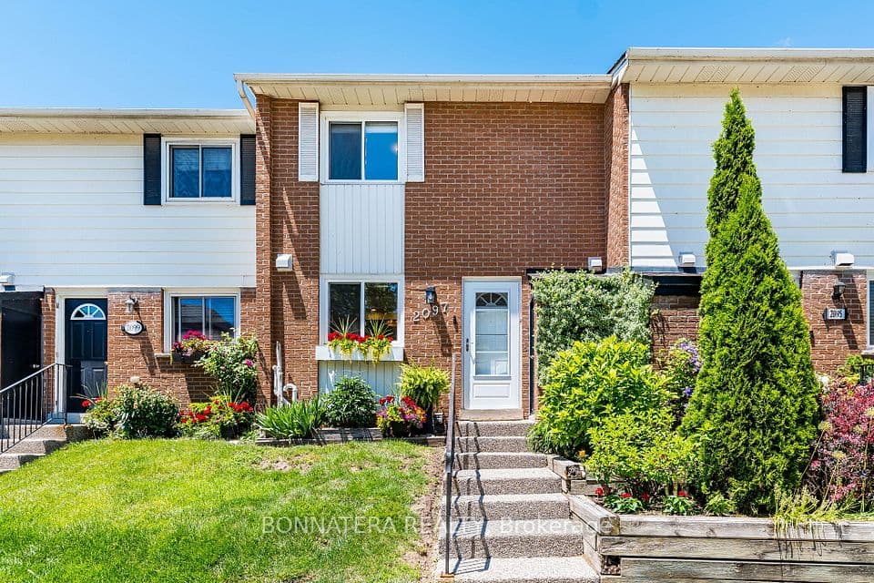 2097 Marine Drive, Oakville, ON L6L 1B8 – main photo