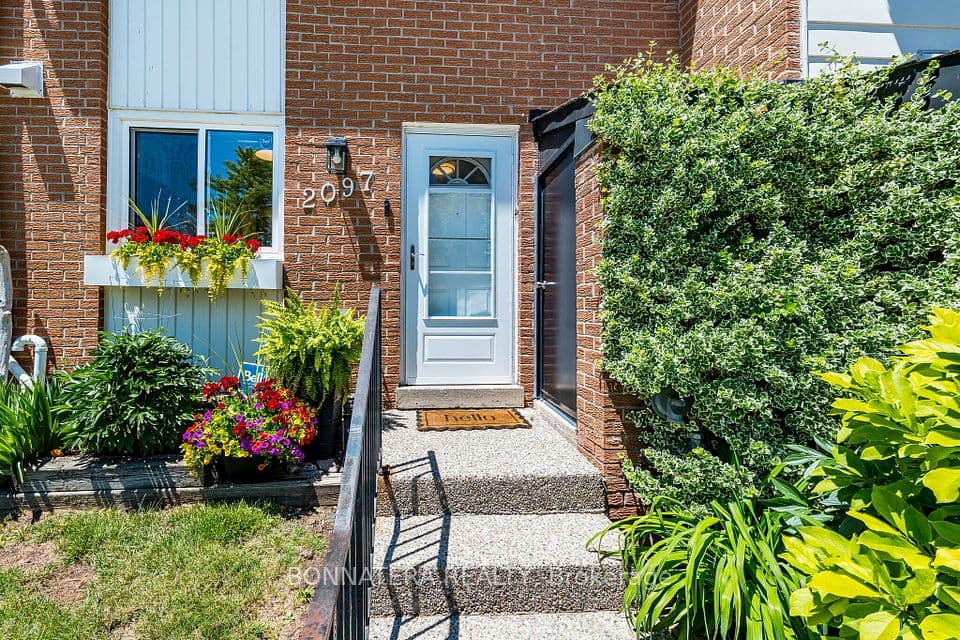 2097 Marine Drive, Oakville, ON L6L 1B8 – photo 3