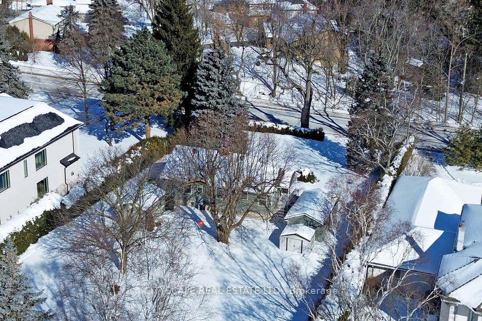392 Fourth Line, Oakville, ON L6L 5A4 – photo 3