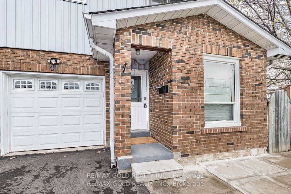 41 Simmons Boulevard, Brampton, ON L6V 3W5 – photo 2