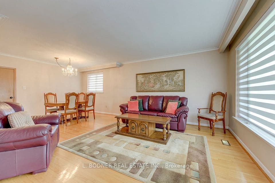 3727 Morning Star Drive, Mississauga, ON L4T 1Y6 – photo 2