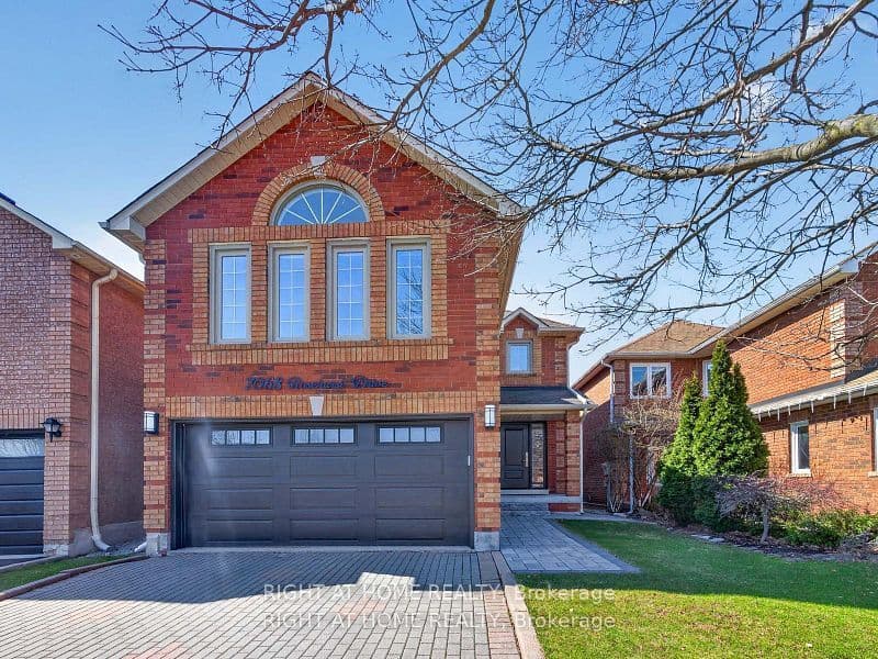 7068 Rosehurst Drive, Mississauga, ON L5N 6Y8 – main photo