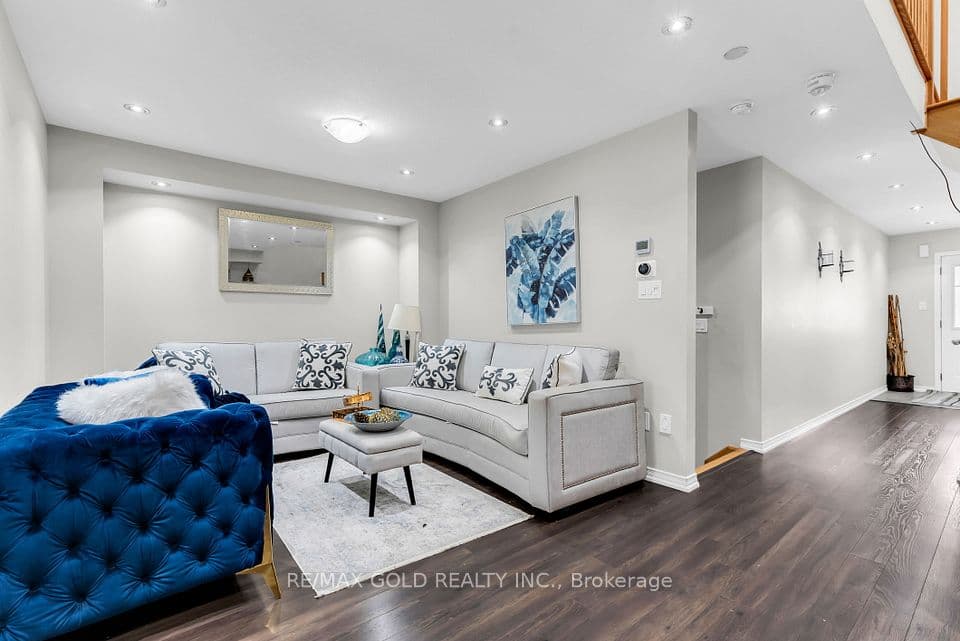 486 Queen Mary Drive, Brampton, ON L7A 4N3 – photo 2