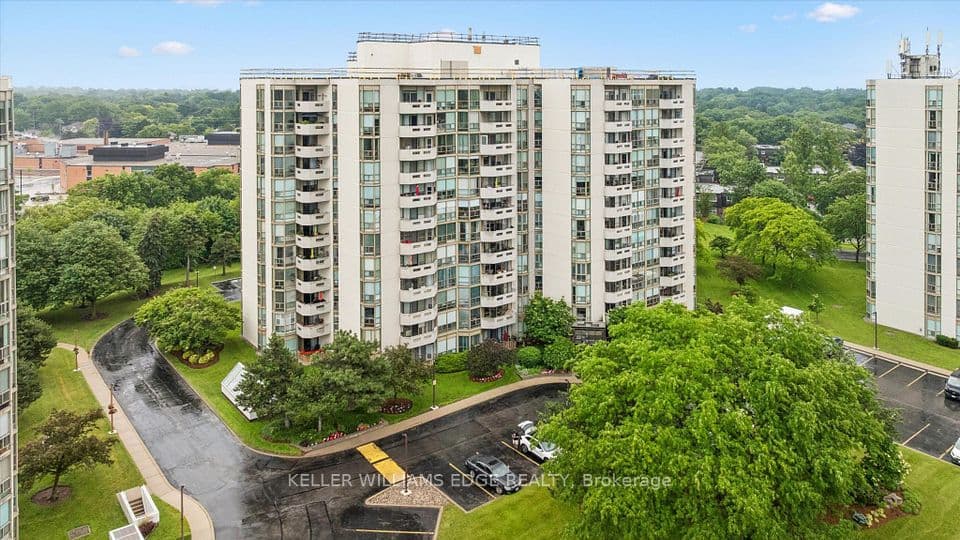 5080 Pinedale Avenue 1105, Burlington, ON L5L 5V7 – main photo