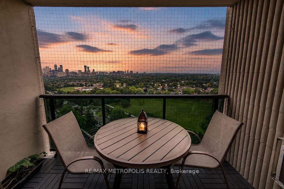 530 Lolita Gardens 1903, Mississauga, ON L5A 3T2 – photo 3