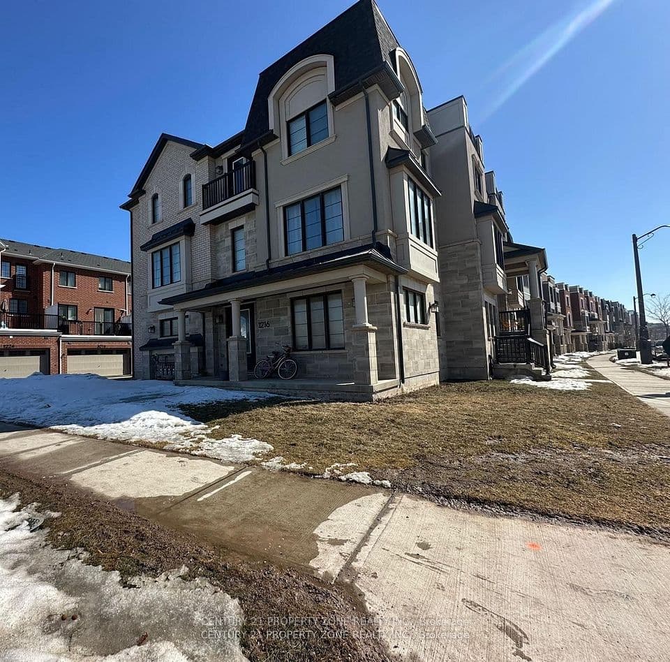 1216 Wheat Boom Drive, Oakville, ON L6H 7W4 – main photo