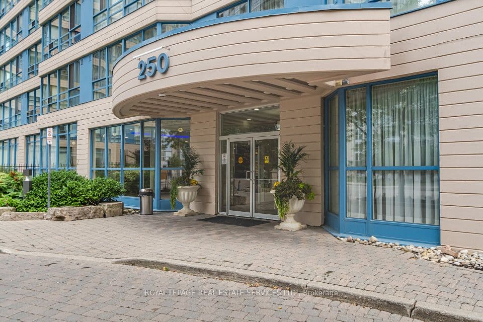 250 Webb Drive PH05, Mississauga, ON L5B 3Z4 – photo 2