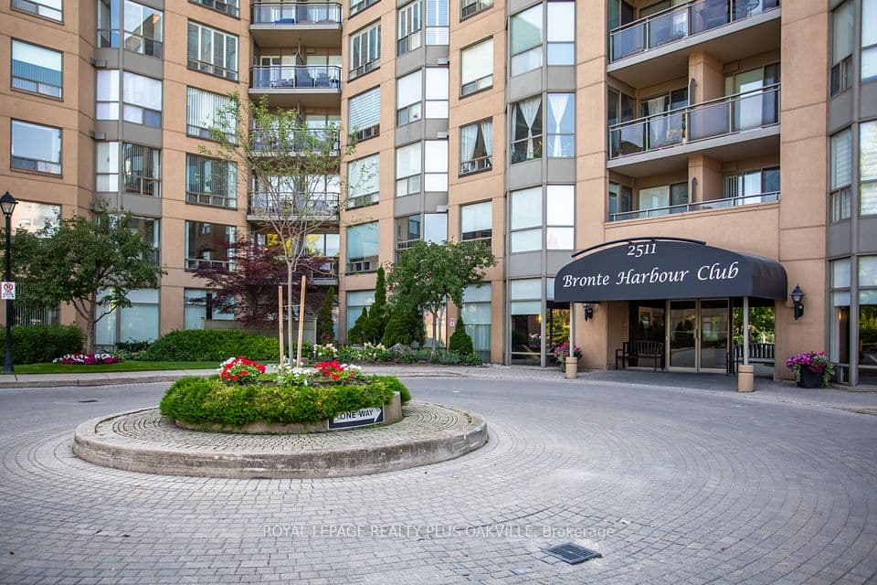 2511 Lakeshore Road W 311, Oakville, ON L6L 6L9 – photo 2