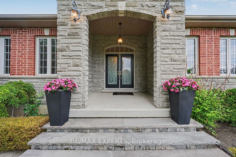 4 Woodlot Court, Caledon, ON L7E 0C2 – photo 3