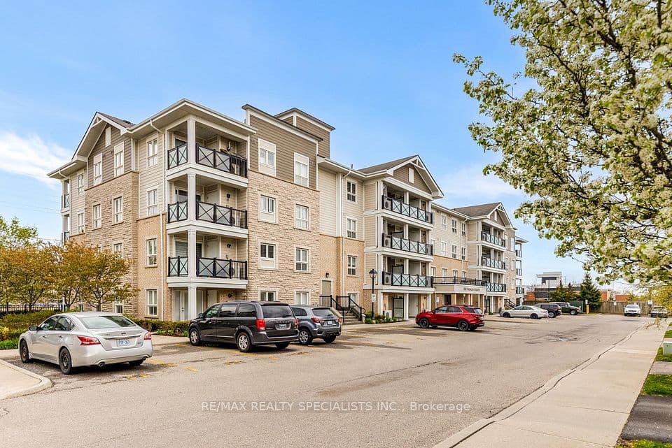 1045 Nadalin Heights 209, Milton, ON L9T 8R5 – main photo