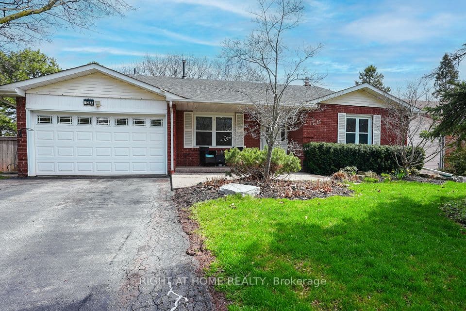 1266 Lakeview Drive, Oakville, ON L6H 2M8 – photo 2