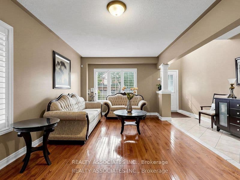 44 Shining Willow Crescent, Brampton, ON L6P 2A2 – photo 3