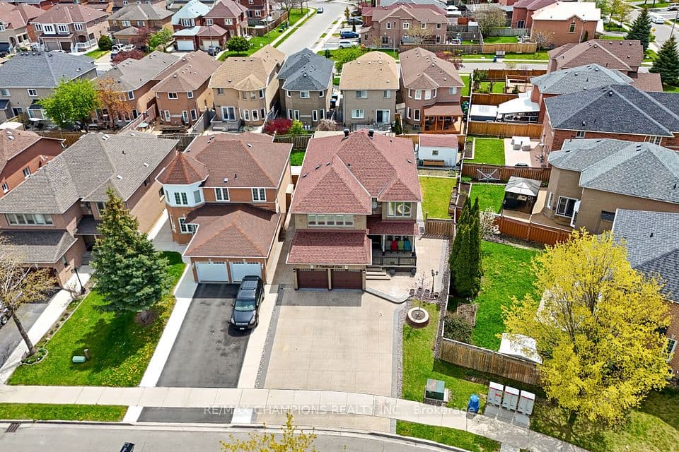 3 Fiddleneck Crescent, Brampton, ON L6R 1R2 – photo 3