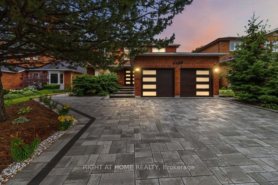 2128 8th Line, Oakville, ON L6H 4W3 – photo 2
