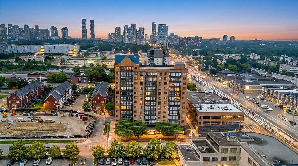 25 Agnes Street Cy-02, Mississauga, ON L5B 3X7 – main photo
