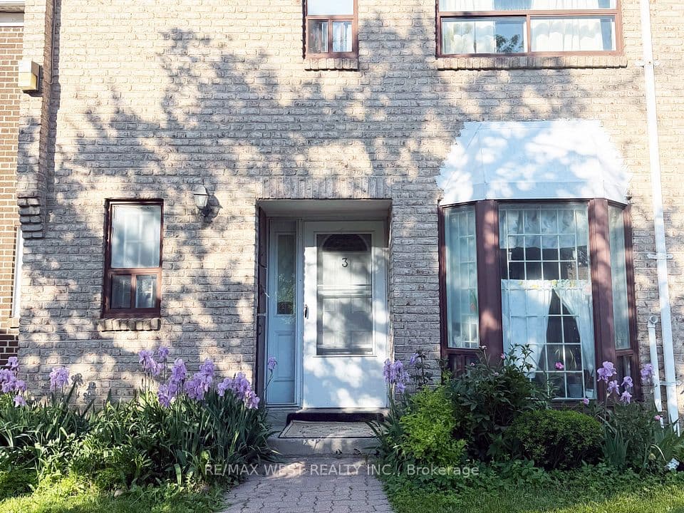 19 Gosford Boulevard 3, Toronto, ON M3N 2G7 – main photo