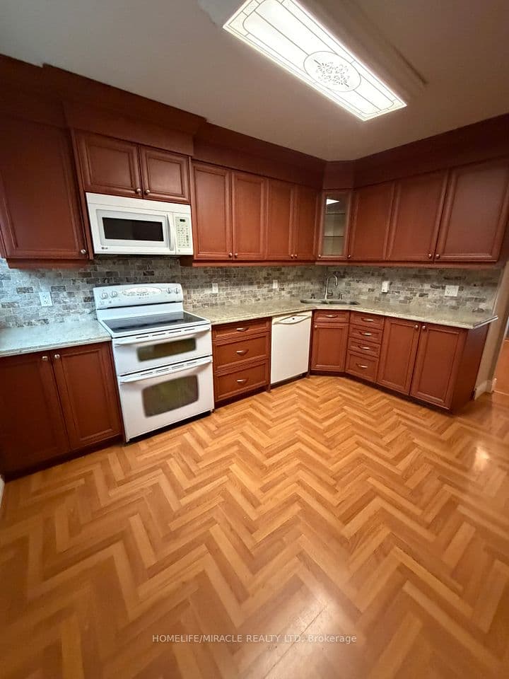 400 Bloor Street 58, Mississauga, ON L5A 3M8 – photo 3
