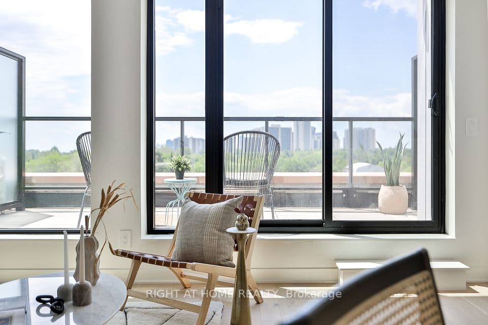 2720 Dundas Street W 604, Toronto, ON M6P 0C3 – photo 3