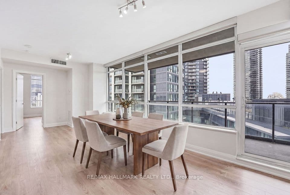 36 Park Lawn Road 710, Toronto, ON M8Y 0E5 – photo 2