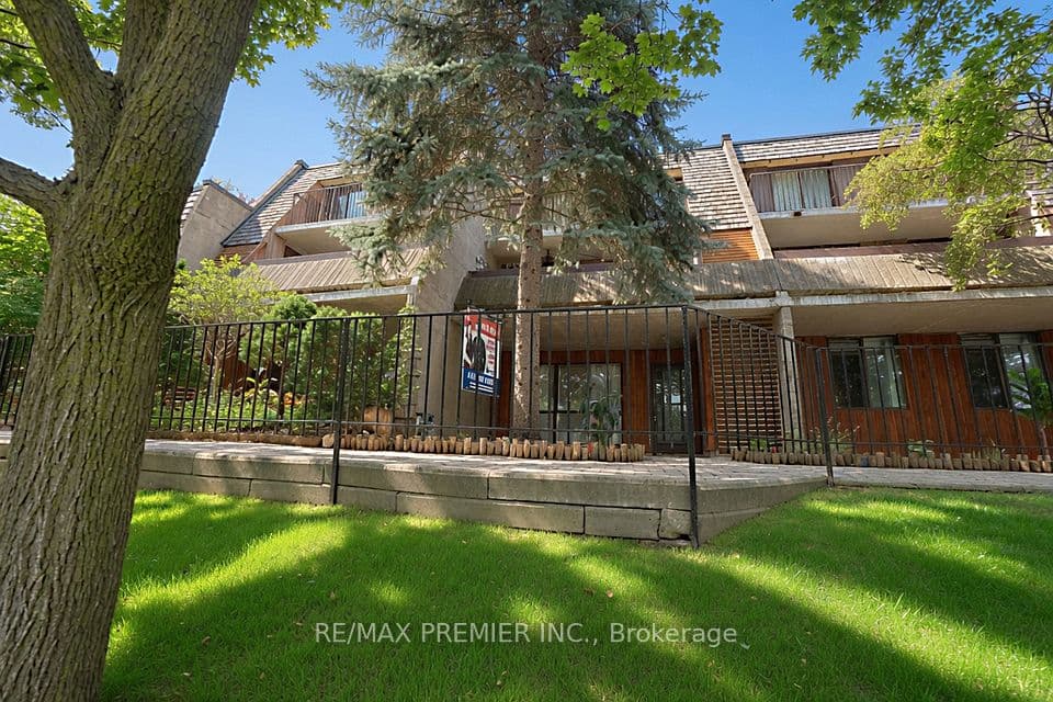 1250 Mississauga Valley Boulevard 51, Mississauga, ON L5A 3R6 – main photo