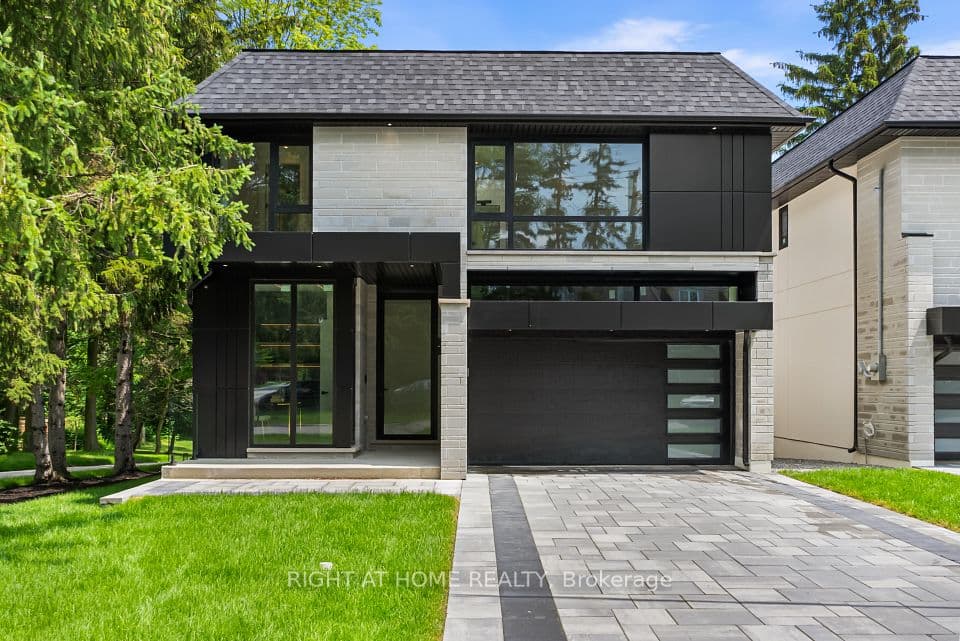 1209 Canterbury Road, Mississauga, ON L5G 4A4 – main photo