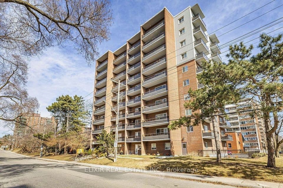 15 Elizabeth Street N 605, Mississauga, ON L5G 2Z3 – main photo