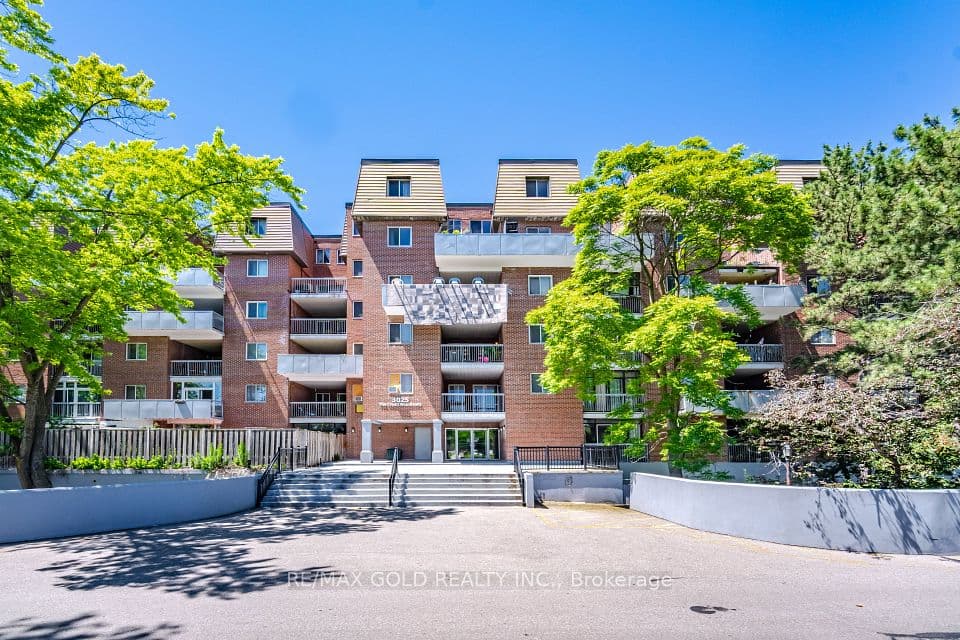 3025 The Credit Woodlands Drive 251, Mississauga, ON L5C 2V3 – main photo