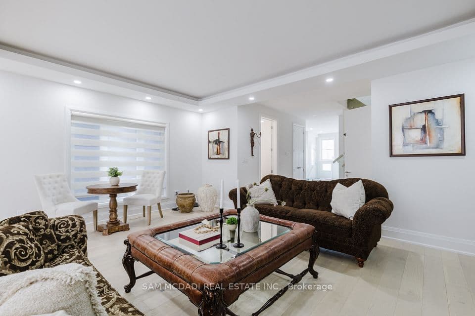 11A Maple Avenue N, Mississauga, ON L5H 2R9 – photo 3