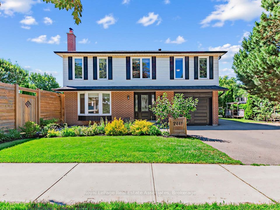 2441 Winthrop Crescent, Mississauga, ON L5K 2A8 – main photo