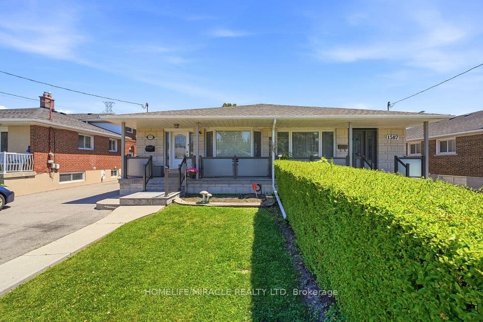 1585 Coram Crescent, Mississauga, ON L4X 1L1 – main photo