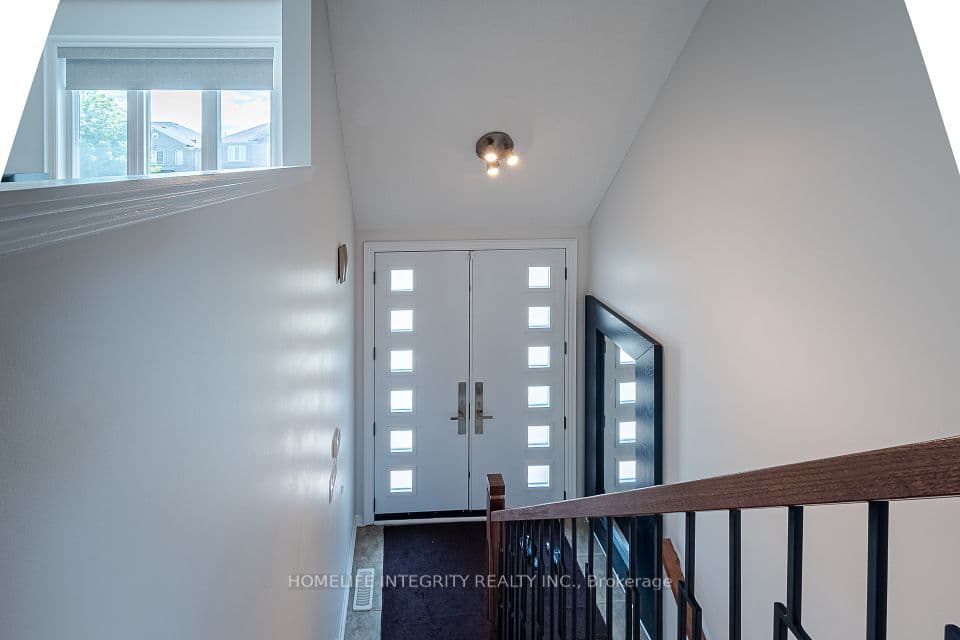 4 Silverbell Court, Brampton, ON L7A 3V3 – photo 3