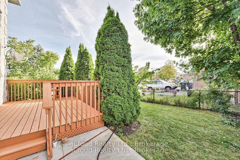 14 Timberlane Drive, Brampton, ON L6Y 3Y3 – photo 2