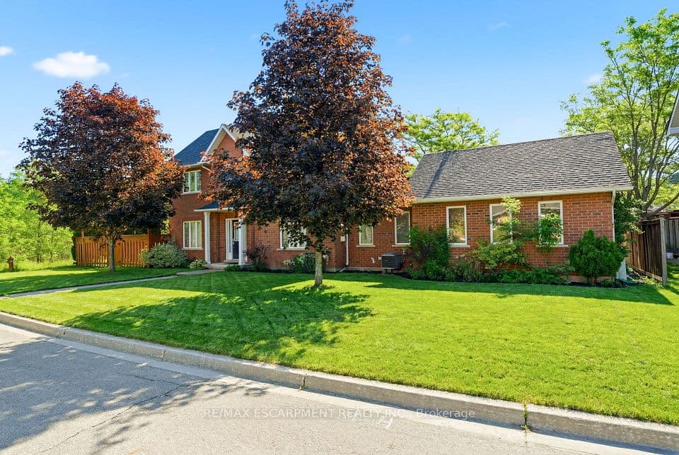 1745 Creek Way 7, Burlington, ON L7L 7E1 – main photo