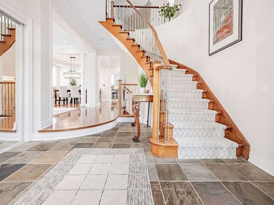 130 Innville Crescent, Oakville, ON L6L 0B8 – photo 3