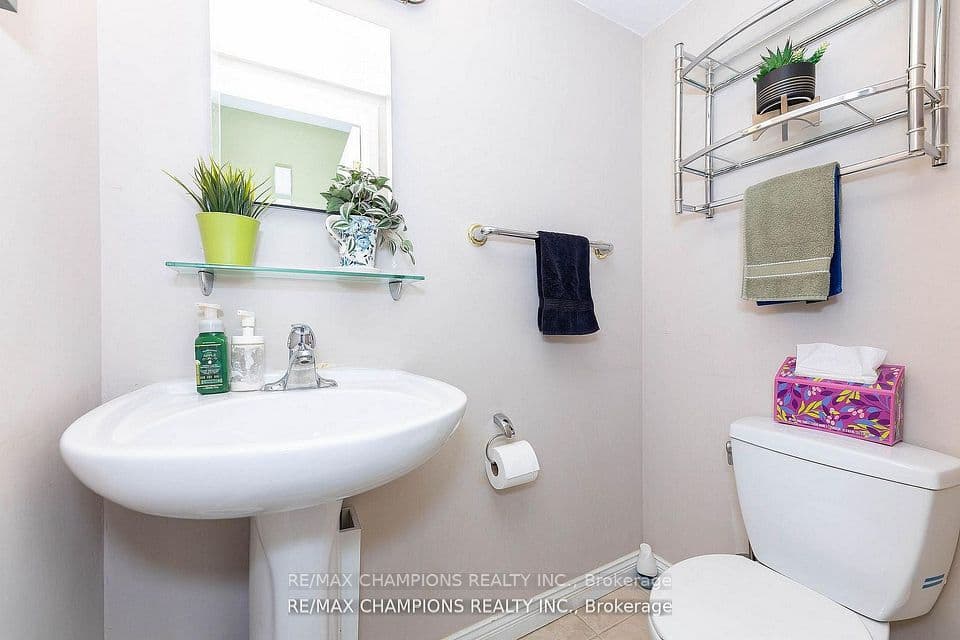 3525 Brandon Gate Drive 17, Mississauga, ON L4T 3M3 – photo 2