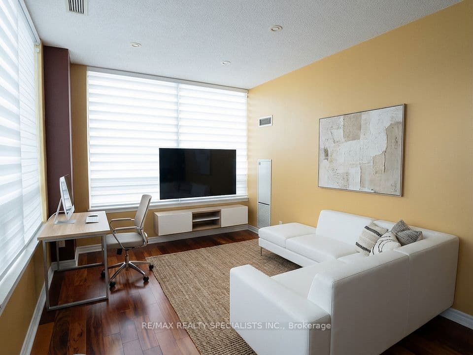 3504 Hurontario Street 307, Mississauga, ON L5B 0B9 – main photo
